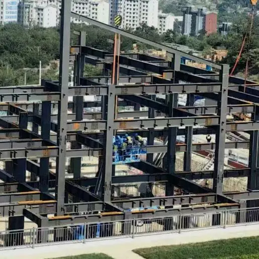 Stalowa platforma struktury